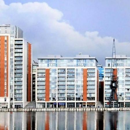 ロンドンLovely Waterfront Flat Canary Wharf Excel Centreアパートメント エクステリア 写真